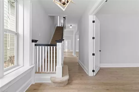 Entry Way - 241 W 36th St, Norfolk, VA 23504 photo 2 of 11