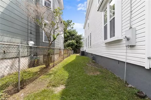 Exterior - 241 W 36th St, Norfolk, VA 23504 photo 7 of 9