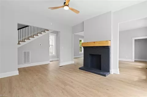 Living - 241 W 36th St, Norfolk, VA 23504 photo 4 of 7