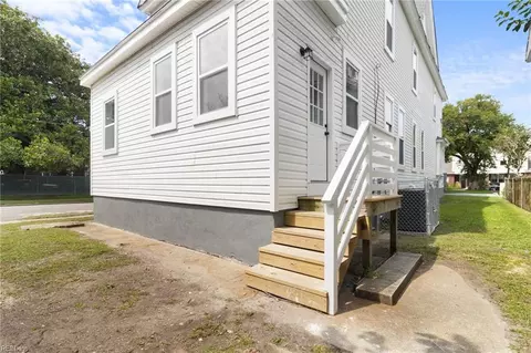 Exterior - 241 W 36th St, Norfolk, VA 23504 photo 8 of 9