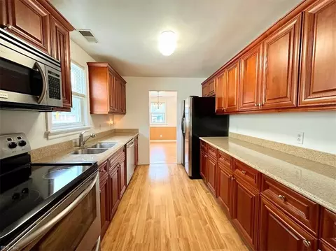 8517 Wayland St, Norfolk, VA 23503