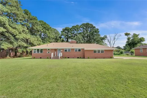 1724 W Queen St, Hampton, VA 23666