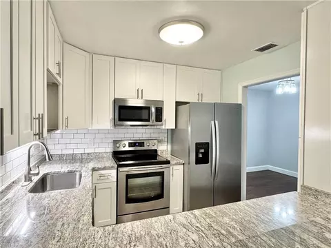 Kitchen - 7 Loquat Pl, Hampton, VA 23666 photo 1 of 3