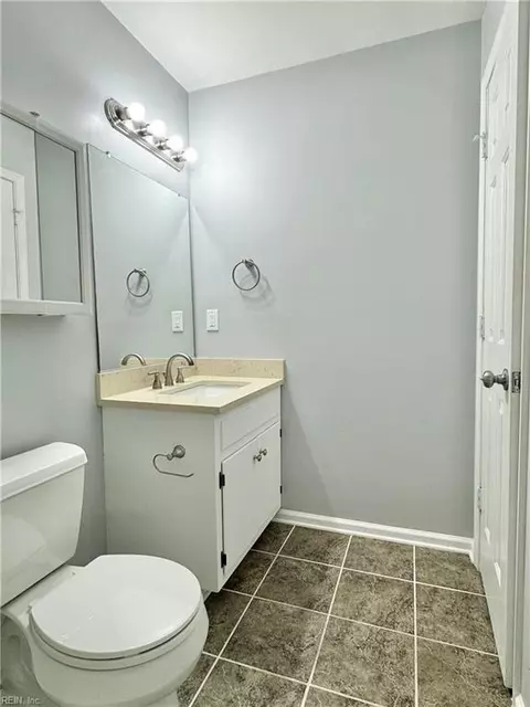 Bath - 7 Loquat Pl, Hampton, VA 23666 photo 3 of 4