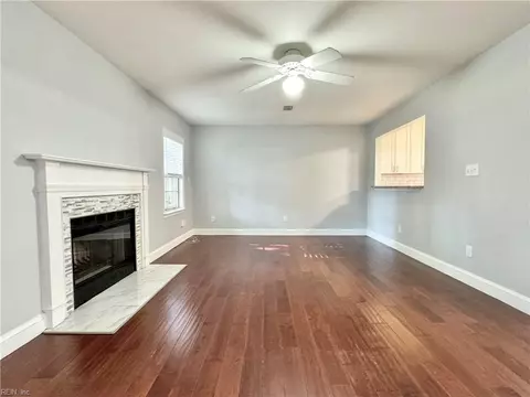 Living - 7 Loquat Pl, Hampton, VA 23666 photo 2 of 2
