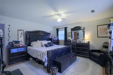 Bedroom - 16 Alexander Dr, Hampton, VA 23664 photo 5 of 5