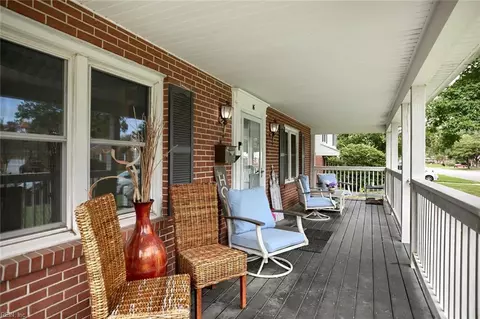 Exterior - 16 Alexander Dr, Hampton, VA 23664 photo 5 of 9