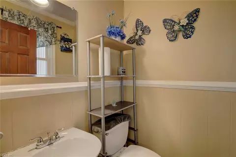 Bath - 16 Alexander Dr, Hampton, VA 23664 photo 1 of 2
