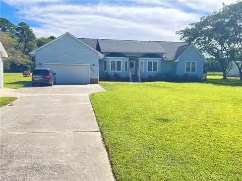 3282 Lake Prince Dr, Suffolk, VA 23434