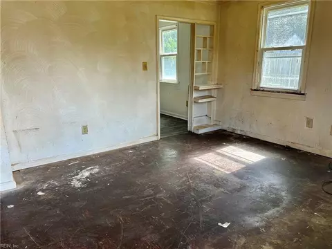 Living - 2720 Rosalee Dr, Hampton, VA 23661 photo 1 of 1