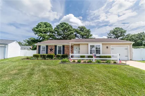 1024 White Oak Ct S, Chesapeake, VA 23320