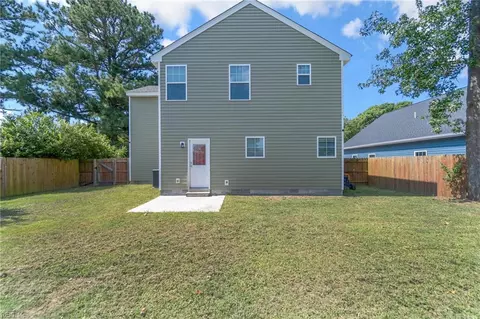Exterior - 607 Amick Rd, Chesapeake, VA 23325 photo 6 of 9