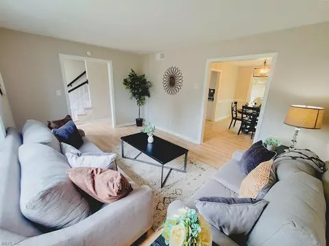 4816 Rosecroft St, Virginia Beach, VA 23464