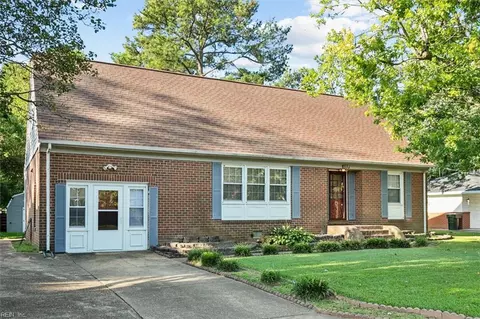 Exterior - 133 Raymond Dr, Hampton, VA 23666 photo 2 of 6