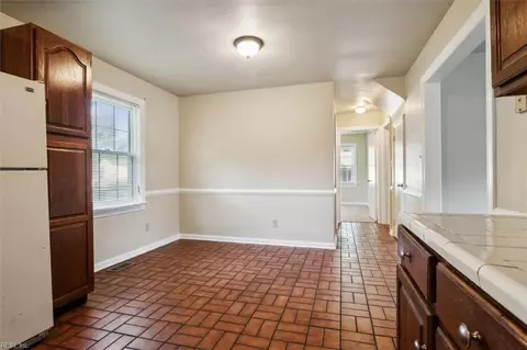 Entry Way - 133 Raymond Dr, Hampton, VA 23666 photo 2 of 2