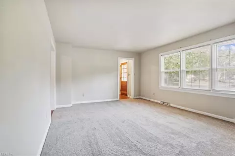 Living - 133 Raymond Dr, Hampton, VA 23666 photo 2 of 2