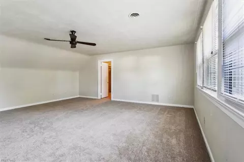 Bedroom - 133 Raymond Dr, Hampton, VA 23666 photo 6 of 10