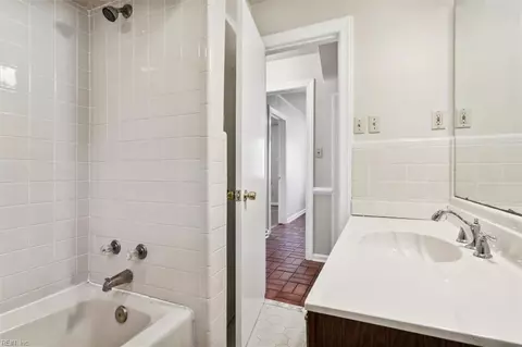 Bath - 133 Raymond Dr, Hampton, VA 23666 photo 4 of 6