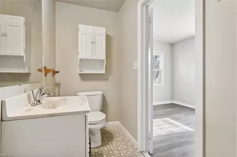 Bath - 133 Raymond Dr, Hampton, VA 23666 photo 2 of 6