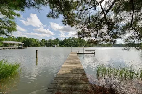 413 Jonadab Rd, Yorktown, VA 23692