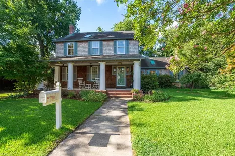 1015 Jamestown Cres, Norfolk, VA 23508
