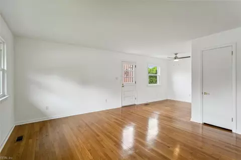 842 Redheart Dr, Hampton, VA 23666 photo 17