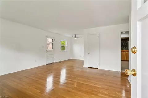 842 Redheart Dr, Hampton, VA 23666 photo 6