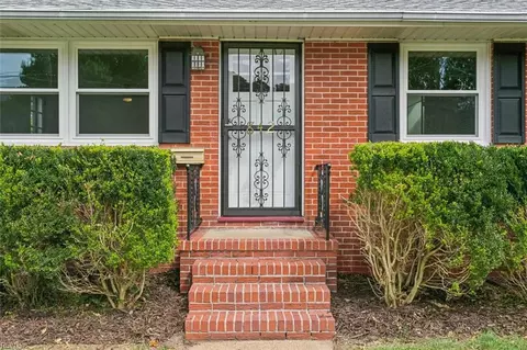842 Redheart Dr, Hampton, VA 23666 photo 4