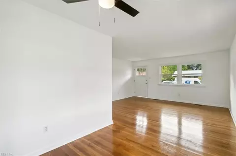 842 Redheart Dr, Hampton, VA 23666 photo 18