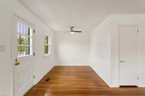 842 Redheart Dr, Hampton, VA 23666 photo 8