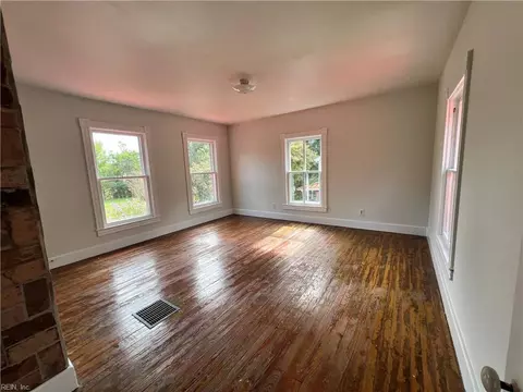 199 Liberty St, Dendron, VA 23839 photo 19