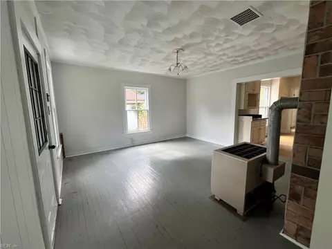 199 Liberty St, Dendron, VA 23839 photo 5