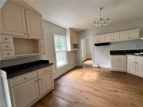 199 Liberty St, Dendron, VA 23839 photo 7