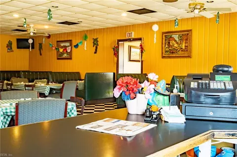 Dining - 6870 Main St, Gloucester, VA 23061 photo 5 of 5