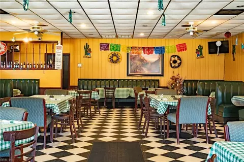 Dining - 6870 Main St, Gloucester, VA 23061 photo 1 of 5