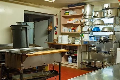 Kitchen - 6870 Main St, Gloucester, VA 23061 photo 5 of 7