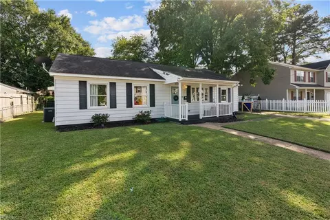 Exterior - 929 Spaulding Dr, Norfolk, VA 23513 photo 3 of 8