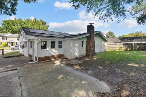 Exterior - 929 Spaulding Dr, Norfolk, VA 23513 photo 6 of 8