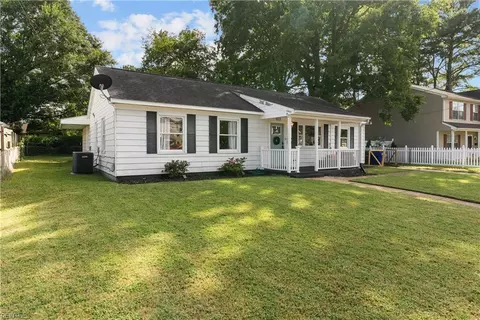 Exterior - 929 Spaulding Dr, Norfolk, VA 23513 photo 4 of 8