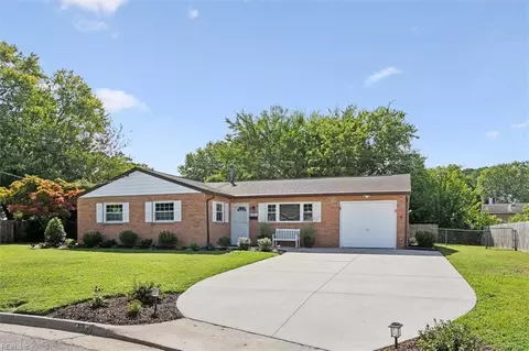 627 Kings View Ct, Hampton, VA 23669