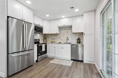 627 Kings View Ct, Hampton, VA 23669 photo 13
