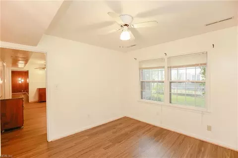 1039 Windjammer Dr, Hampton, VA 23669 photo 7