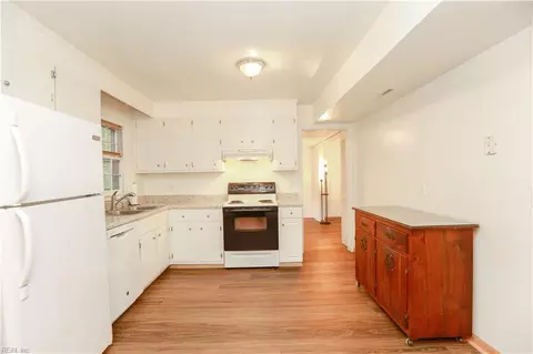 1039 Windjammer Dr, Hampton, VA 23669 photo 9