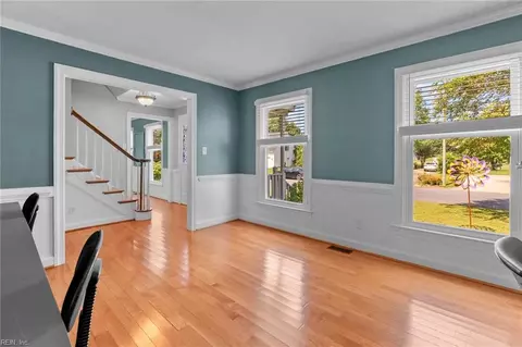 Entry Way - 409 Granada Dr, Chesapeake, VA 23322 photo 2 of 2