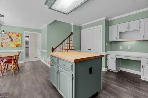 Kitchen - 409 Granada Dr, Chesapeake, VA 23322 photo 4 of 6