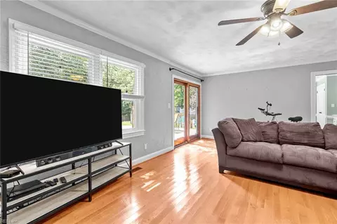 Living - 409 Granada Dr, Chesapeake, VA 23322 photo 3 of 3