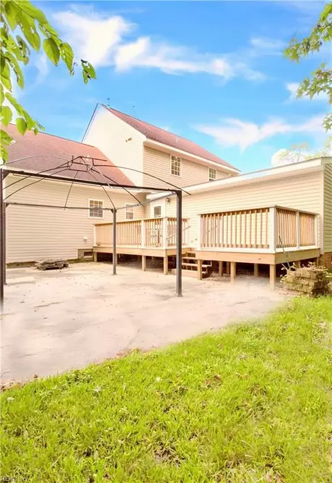 Exterior - 2802 Scaleboard Cir, Chesapeake, VA 23323 photo 6 of 7