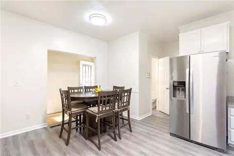 Dining - 2802 Scaleboard Cir, Chesapeake, VA 23323 photo 2 of 3