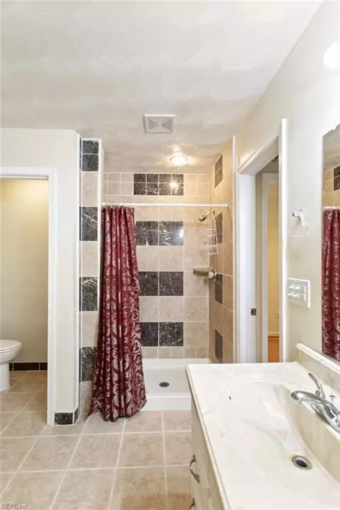 Bath - 2802 Scaleboard Cir, Chesapeake, VA 23323 photo 1 of 10