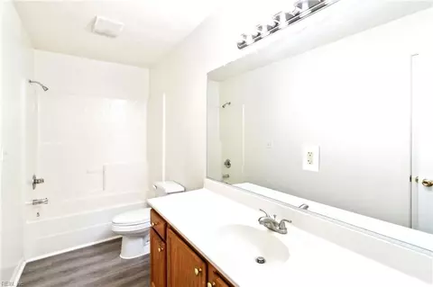 Bath - 2802 Scaleboard Cir, Chesapeake, VA 23323 photo 9 of 10